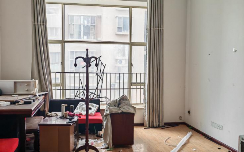 貴州省機(jī)關(guān)事務(wù)管理局國(guó)有資產(chǎn)管理服務(wù)中心貴陽(yáng)市南明區(qū)市南路57號(hào)陽(yáng)光100小區(qū)D1404號(hào)招租