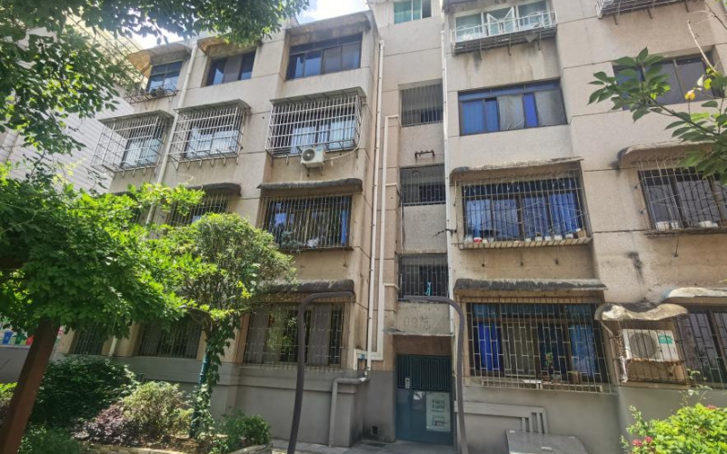 貴州省機(jī)關(guān)事務(wù)管理局國有資產(chǎn)管理服務(wù)中心貴陽市花溪區(qū)霞暉路靜暉村J-09號(hào)4層4-1號(hào)房屋招租