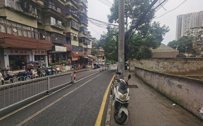 金頂山46幢1單元8層1號住宅轉讓（持有方：貴州省機關事務管理局國有資產(chǎn)管理服務中心）