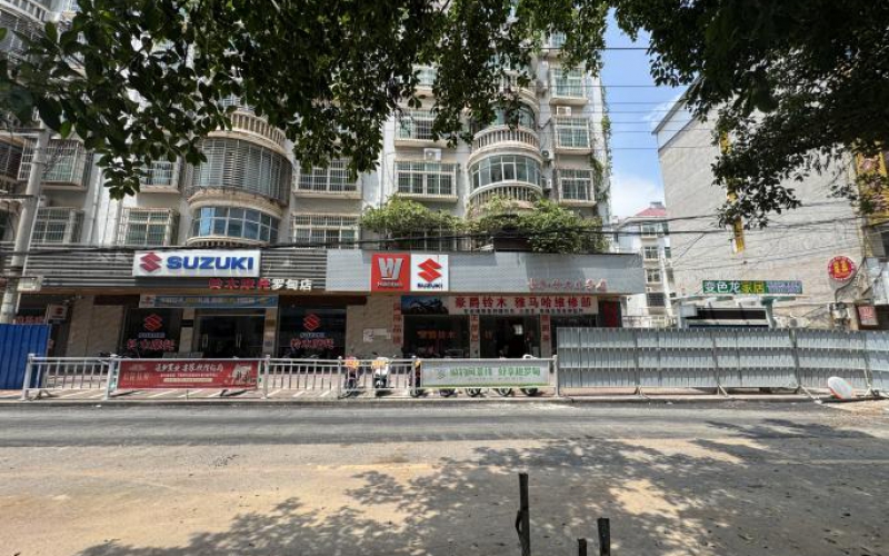 環(huán)城路職工住宅區(qū)一樓1、2-6號門面轉(zhuǎn)讓（持有方：貴州省機關(guān)事務(wù)管理局國有資產(chǎn)管理服務(wù)中心）