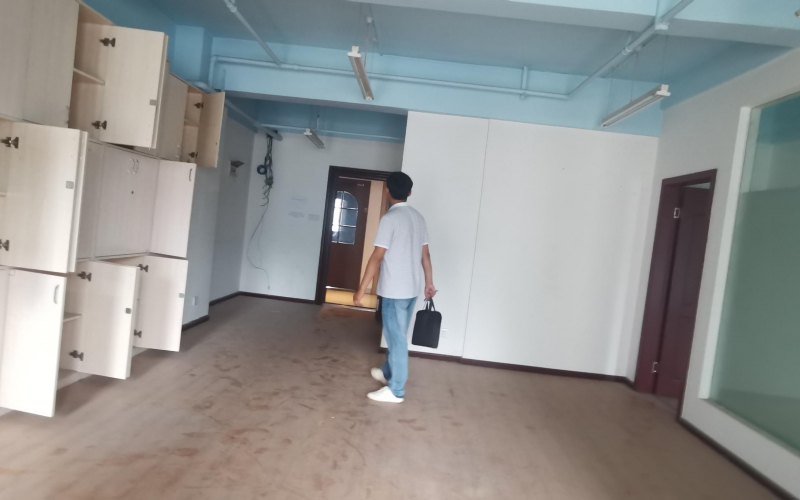 （降價(jià)）雄駿國際1單元三項(xiàng)資產(chǎn)轉(zhuǎn)讓（持有方：貴州省機(jī)關(guān)事務(wù)管理局國有資產(chǎn)管理服務(wù)中心）(二次掛牌)